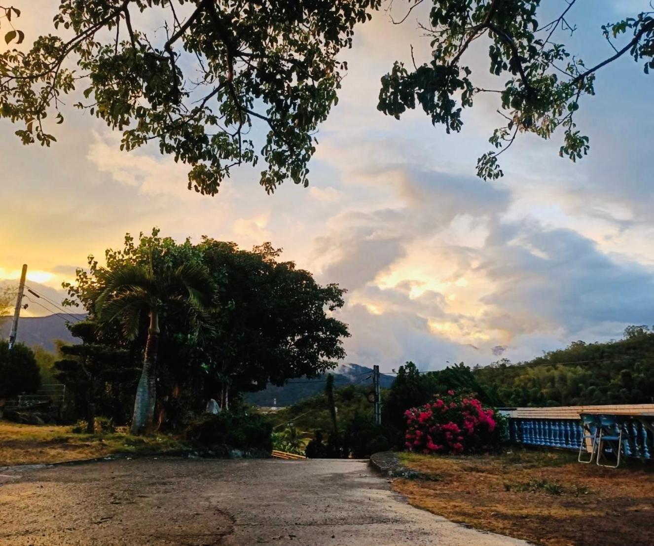 十畝田山莊會館 Hotel Chishang Bagian luar foto